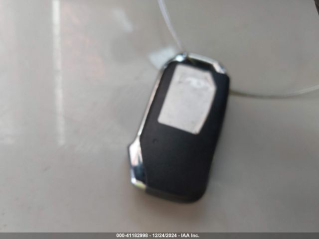 KNDCR3LE8R5155763 KIA NIRO EX