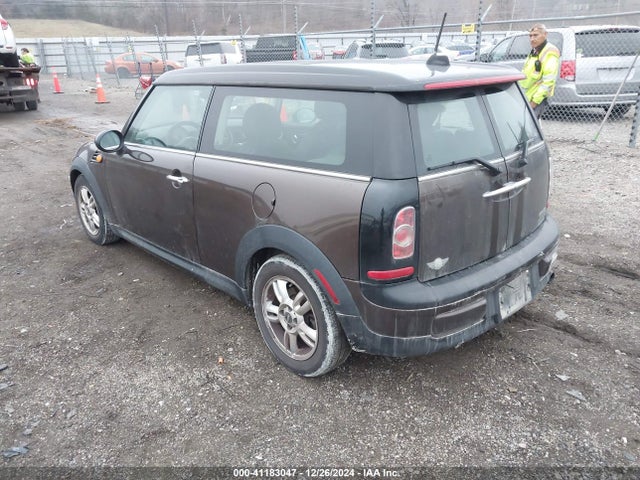 2012 MINI COOPER CLUBMAN WMWZF3C58CT189768 Photo 2