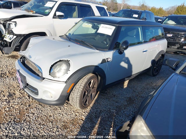 2011 MINI COOPER CLUBMAN WMWZF3C54BT188115 Photo 1