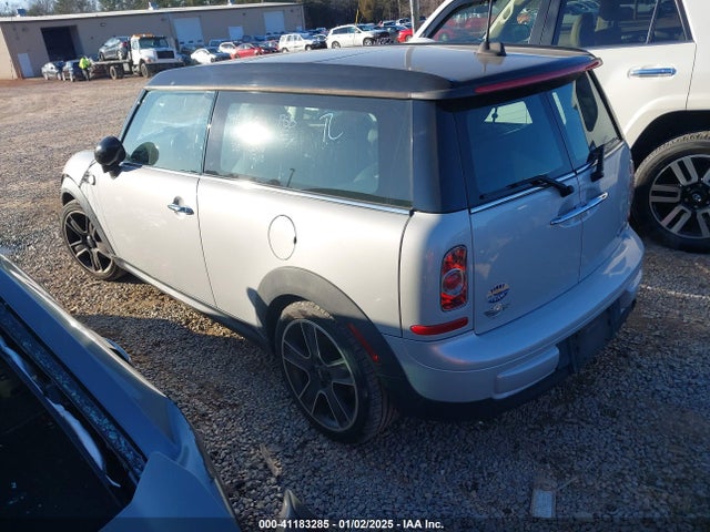 2011 MINI COOPER CLUBMAN WMWZF3C54BT188115 Photo 2