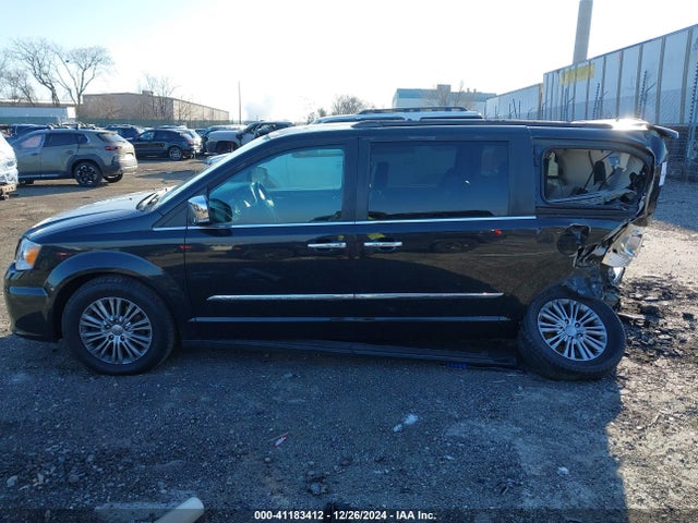 2C4RC1CG3GR222450 Chrysler Town & Country Touring-l Anniversary Edition