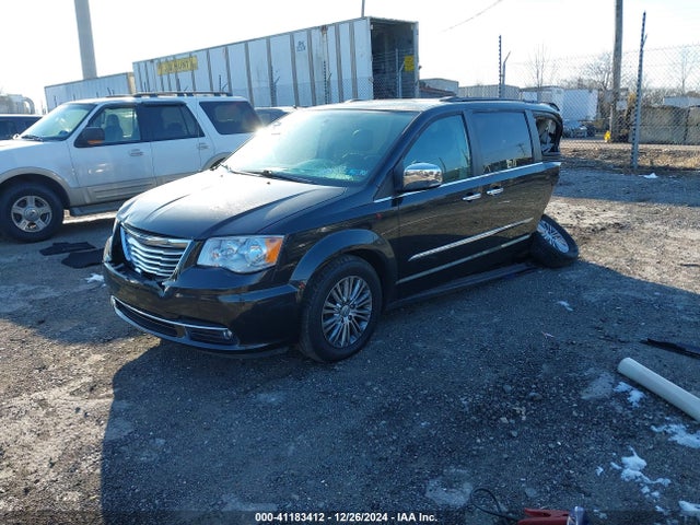 2C4RC1CG3GR222450 Chrysler Town & Country Touring-l Anniversary Edition