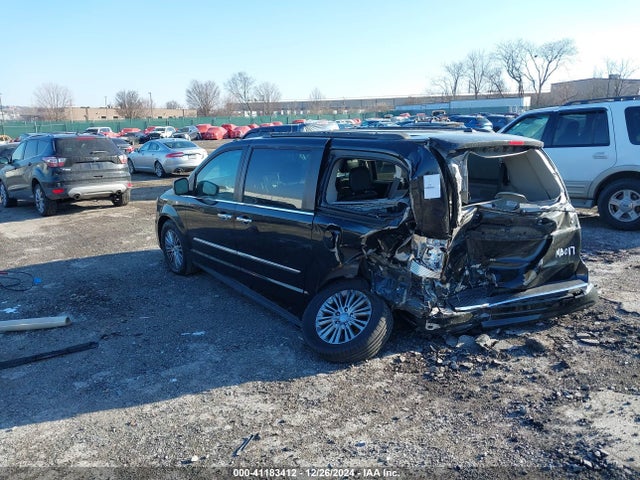 2C4RC1CG3GR222450 Chrysler Town & Country Touring-l Anniversary Edition