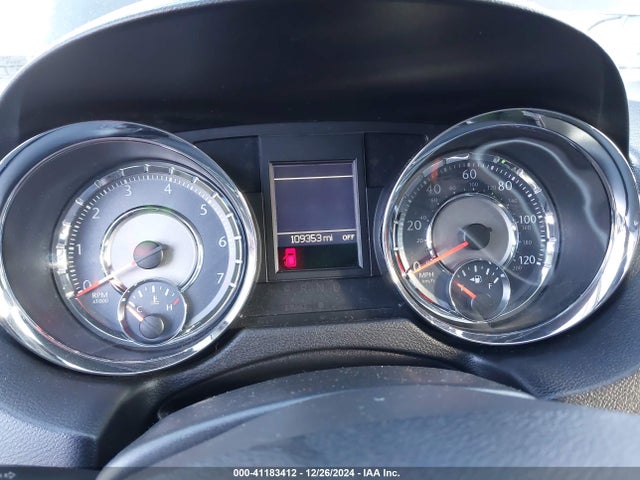 2C4RC1CG3GR222450 Chrysler Town & Country Touring-l Anniversary Edition