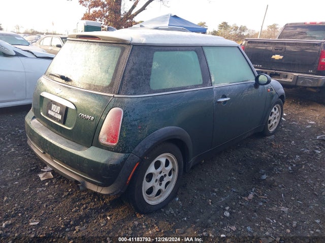 2006 MINI COOPER WMWRC33576TK17492 Photo 3