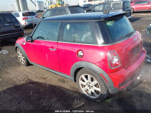 2011 MINI COOPER S WMWSV3C55BTY15408 Photo 2