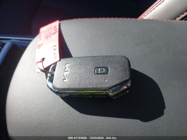 5XXG44J81RG256657 KIA K5 Gt