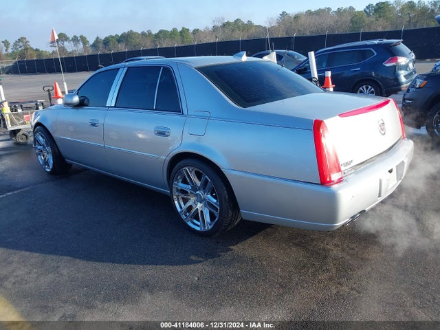 2010 CADILLAC DTS 1G6KH5EY2AU135930 Photo 2