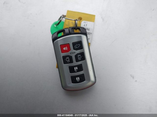 5TDYZ3DC6HS820641 Toyota Sienna Xle/limited
