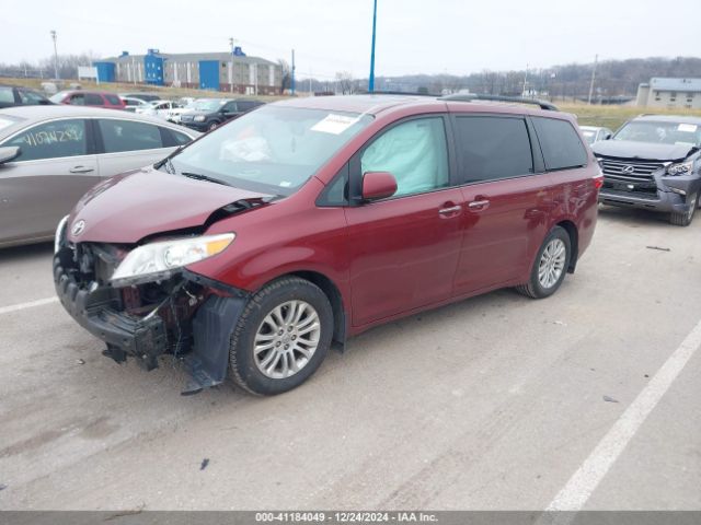 5TDYZ3DC6HS820641 Toyota Sienna Xle/limited