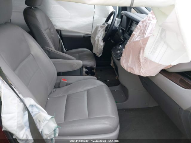 5TDYZ3DC6HS820641 Toyota Sienna Xle/limited
