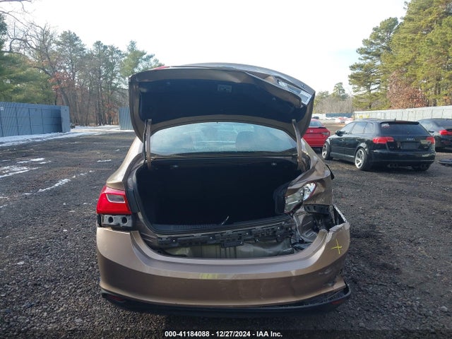 1G1ZD5ST9JF156982 Chevrolet MALIBU LT