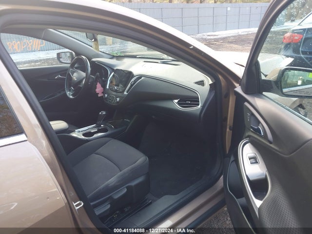 1G1ZD5ST9JF156982 Chevrolet MALIBU LT
