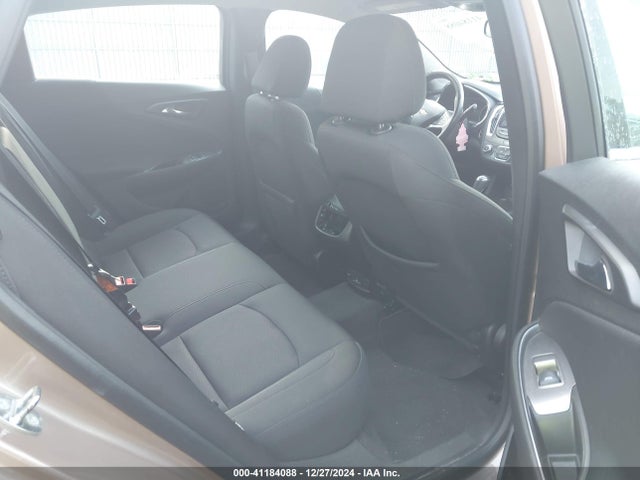 1G1ZD5ST9JF156982 Chevrolet MALIBU LT