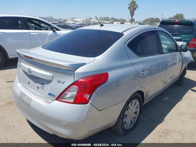 3N1CN7AP6EK451181 Nissan 2014