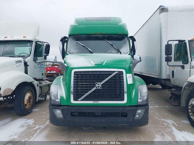 Продаж на аукціоні авто 2018 Volvo Vnl, vin: 4V4NC9EH9JN895433, номер лоту: 41184233