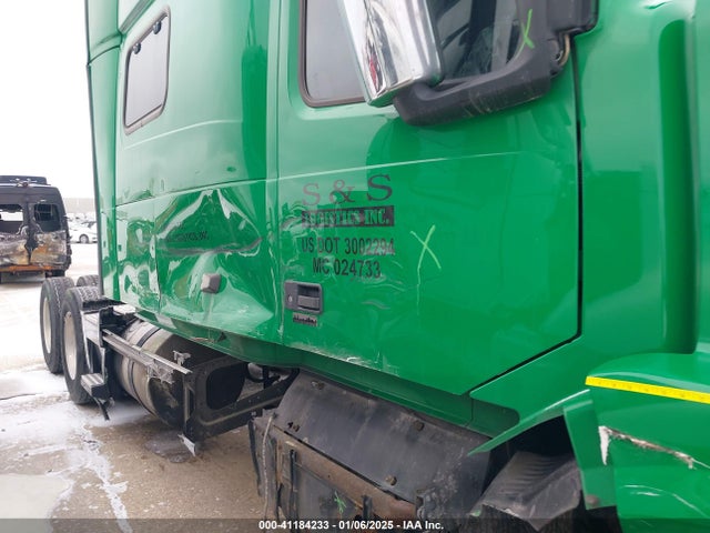 Продаж на аукціоні авто 2018 Volvo Vnl, vin: 4V4NC9EH9JN895433, номер лоту: 41184233