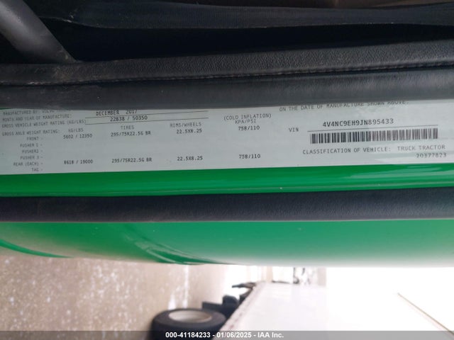 Продаж на аукціоні авто 2018 Volvo Vnl, vin: 4V4NC9EH9JN895433, номер лоту: 41184233