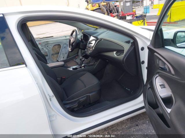 1G1ZD5ST4SF141582 Chevrolet Malibu Fwd 1lt