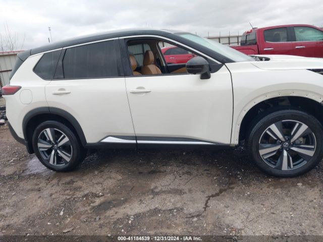JN8AT3DCXMW103886 Nissan Rogue Platinum Fwd