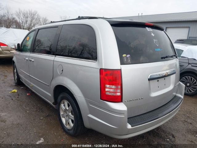 2010 CHRYSLER TOWN & COUNTRY 2A4RR5D14AR293299 Photo 2