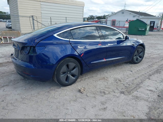 2018 TESLA MODEL 3 5YJ3E1EA8JF058981 Photo 3