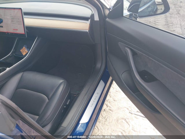 2018 TESLA MODEL 3 5YJ3E1EA8JF058981 Photo 4