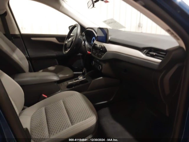 1FMCU9G60NUB52307 Ford ESCAPE SE