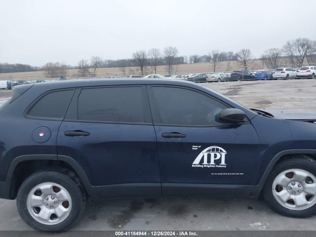 1C4PJMAB2GW117007 Jeep Cherokee Sport