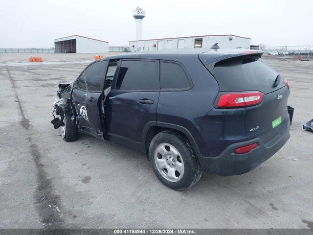 1C4PJMAB2GW117007 Jeep Cherokee Sport