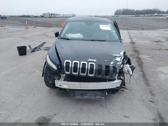 1C4PJMAB2GW117007 Jeep Cherokee Sport
