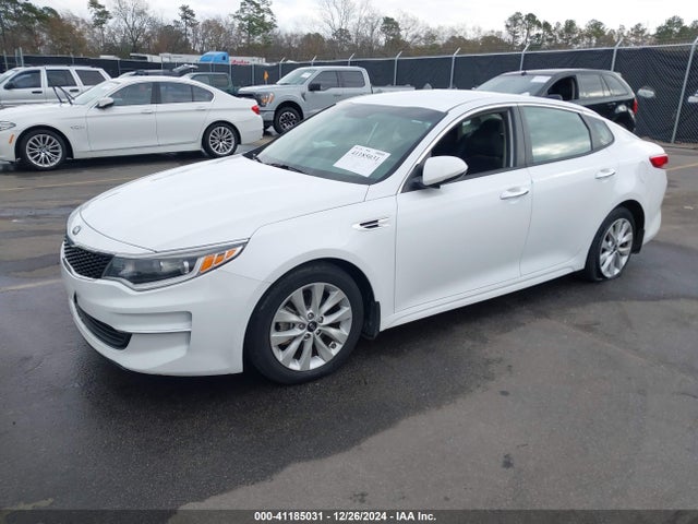 KIA Optima Lx 2018 5XXGT4L3XJG257105 Image 2