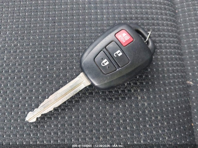 Toyota Rav4 Xle 2017 JTMRFREV0HJ120868 Image 11
