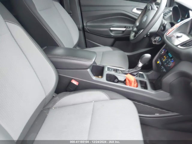 1FMCU0GD8HUE27467 Ford ESCAPE SE