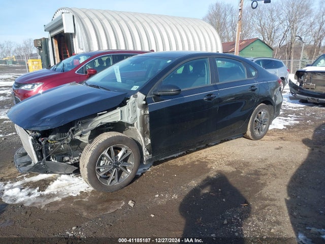 KIA Forte Lxs 2023 3KPF24AD6PE692134 Image 2