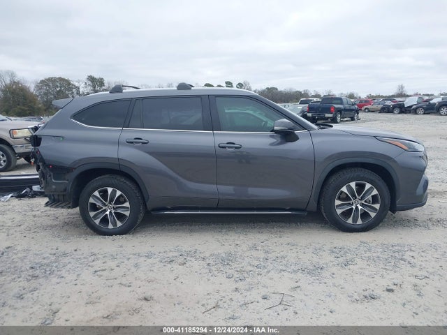 Toyota Highlander Xle 2022 5TDGZRAH2NS550219 Image 14