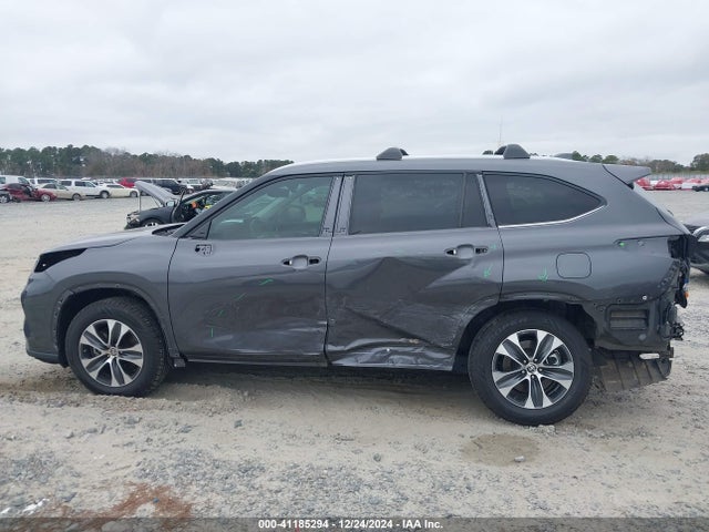 Toyota Highlander Xle 2022 5TDGZRAH2NS550219 Image 15