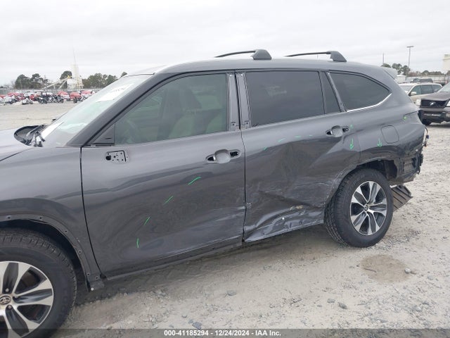 Toyota Highlander Xle 2022 5TDGZRAH2NS550219 Image 6