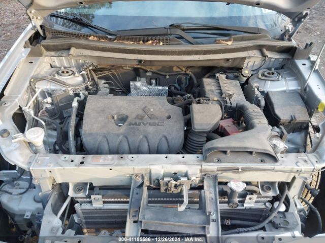 JA4AD3A38EZ018276 Mitsubishi Outlander Se