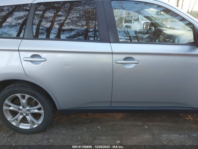 JA4AD3A38EZ018276 Mitsubishi Outlander Se