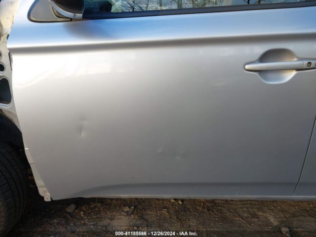 JA4AD3A38EZ018276 Mitsubishi Outlander Se