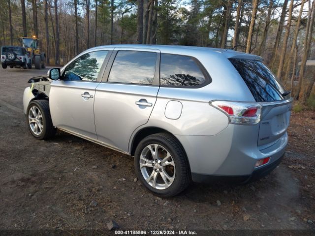 JA4AD3A38EZ018276 Mitsubishi Outlander Se