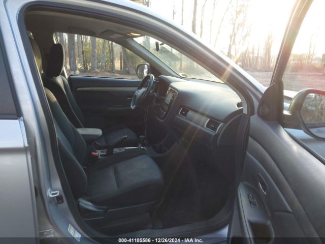 JA4AD3A38EZ018276 Mitsubishi Outlander Se