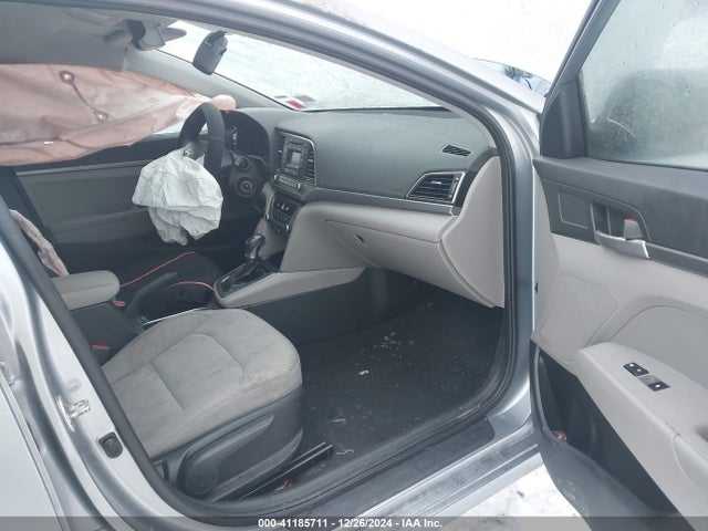 Hyundai ELANTRA SE 2017 5NPD74LF2HH205659 Image 5