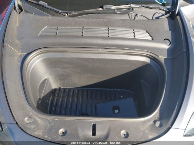 2023 TESLA MODEL Y 7SAYGDEF5PF582775 Photo 9