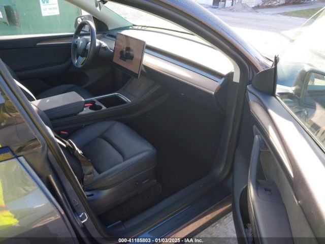 2023 TESLA MODEL Y 7SAYGDEF5PF582775 Photo 4