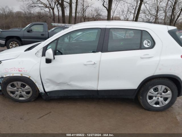 KL7CJKSB0HB232583 Chevrolet TRAX LS