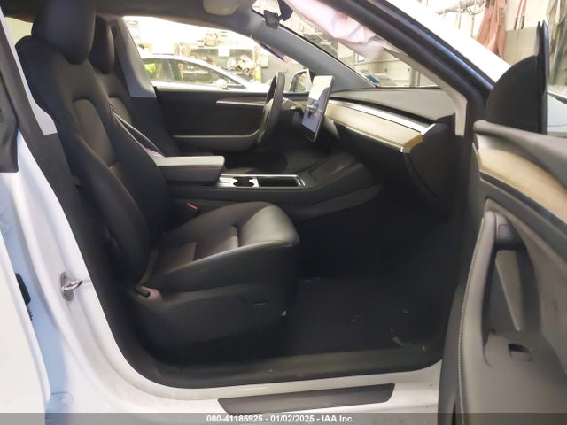 2024 TESLA MODEL Y 7SAYGDEE9RA228569 Photo 4