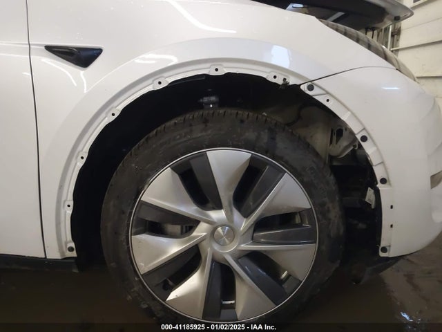 2024 TESLA MODEL Y 7SAYGDEE9RA228569 Photo 5