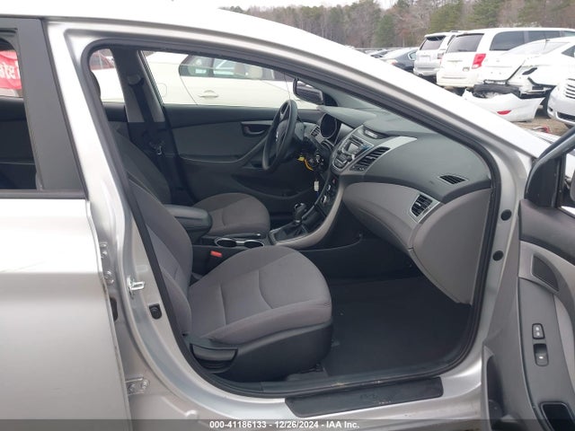Hyundai ELANTRA SE 2015 5NPDH4AE5FH586704 Image 5